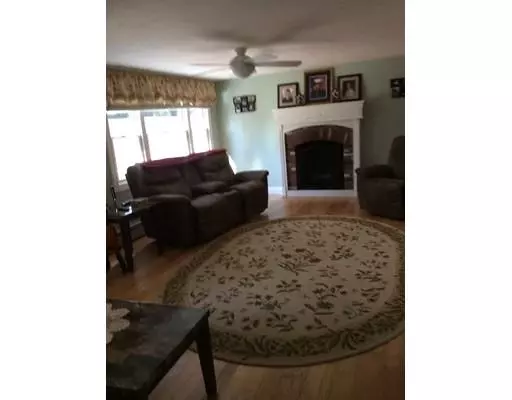 Middleboro, MA 02346,3 Raven