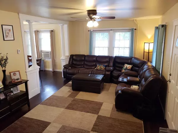 Swansea, MA 02777,45 Metacomet Ave