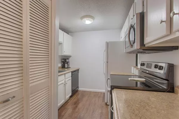 Northbridge, MA 01588,95 Heritage Dr #95