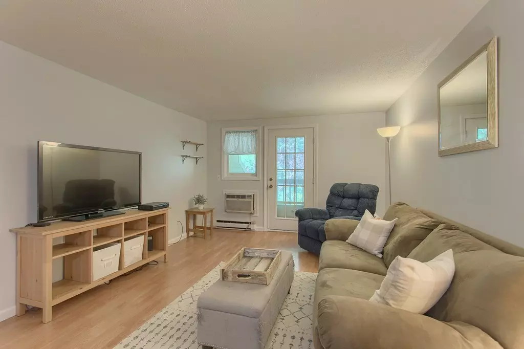 Northbridge, MA 01588,95 Heritage Dr #95