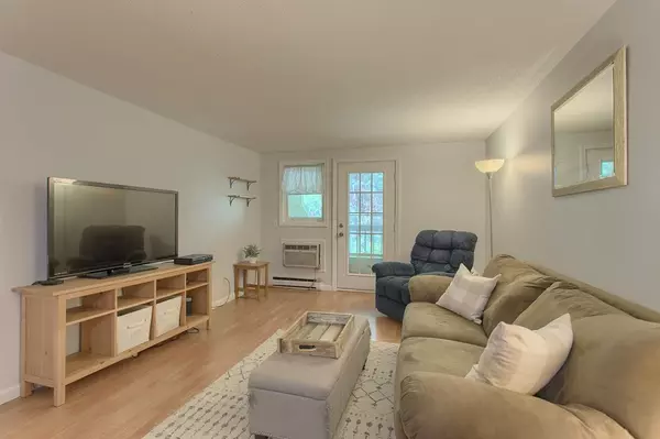 95 Heritage Dr #95, Northbridge, MA 01588