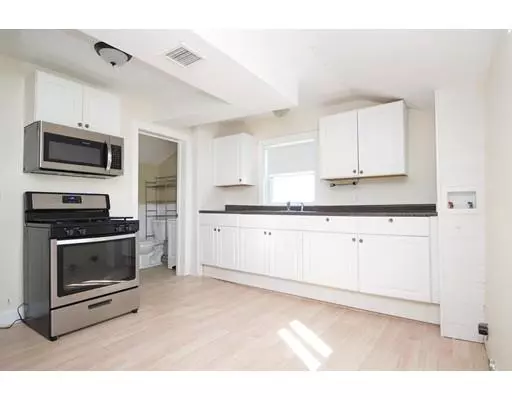 Fairhaven, MA 02719,44 Bayview Ave