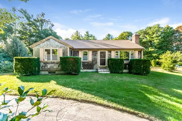 57 Deep Pond Dr, Falmouth, MA 02536