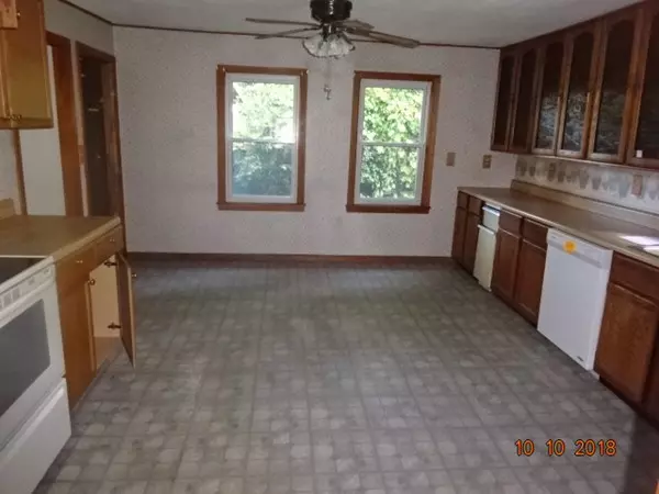 Fitchburg, MA 01420,8 Beech Street Ln