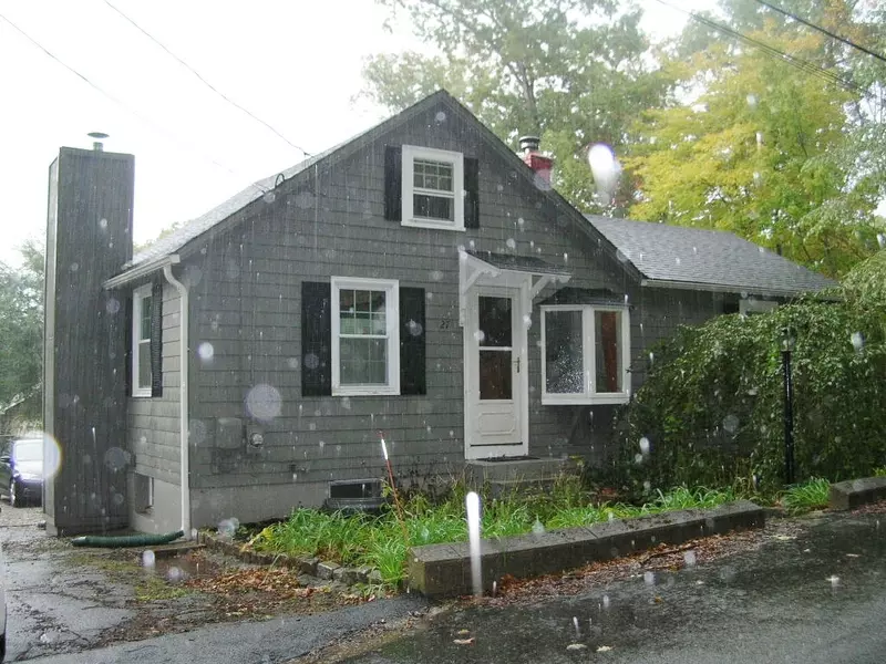 27 Burgate Street, Glocester, RI 02814