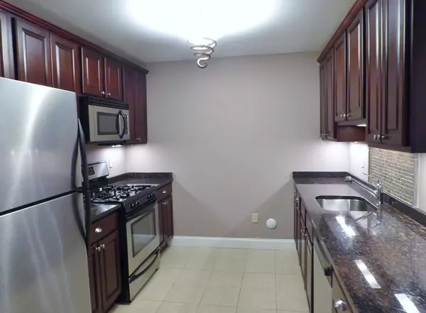 Beverly, MA 01915,40 Heather St #111