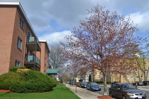 Malden, MA 02148,95-99 Maple St #14