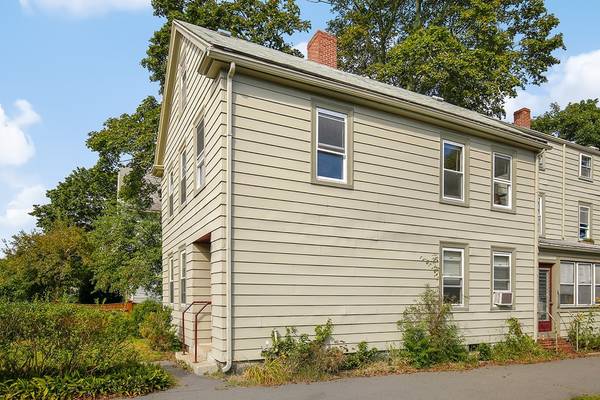 Beverly, MA 01915,32 Bartlett St #2