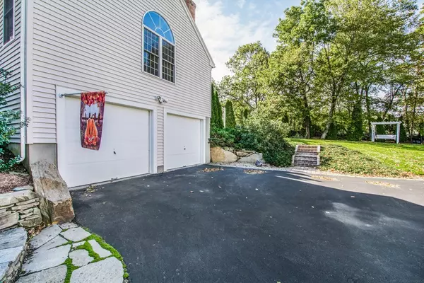 Sutton, MA 01590,34 Leland Hill Rd