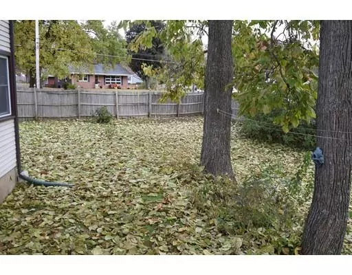 South Hadley, MA 01075,2 Rita Cir