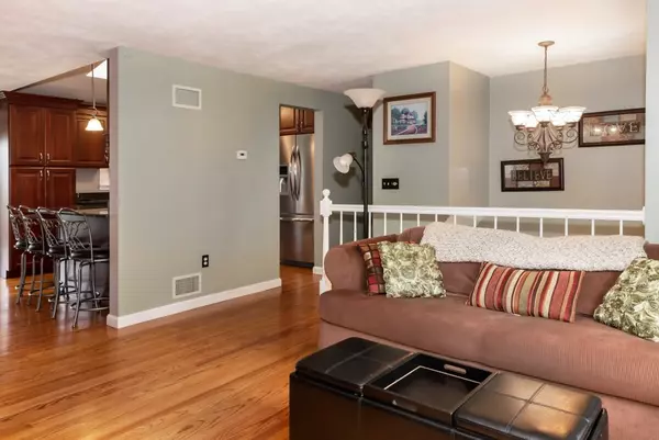 Millbury, MA 01527,1 Peggy Dr