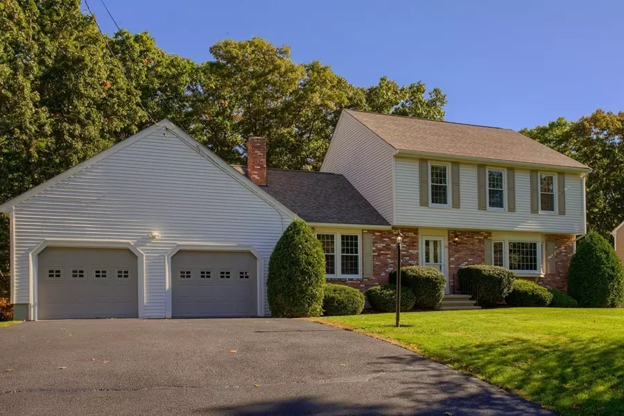 20 Langley Lane, Tewksbury, MA 01876