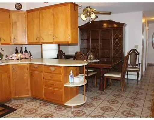 Warren, RI 02885,366 Market St