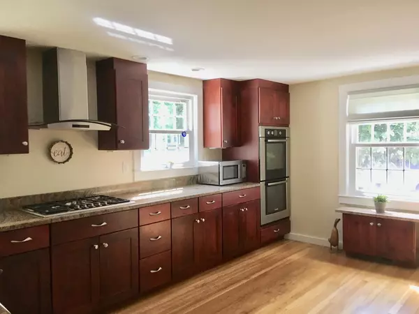 Foxboro, MA 02035,20 Meadowview Rd