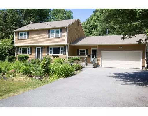 Paxton, MA 01612,15 Indian Hill Rd