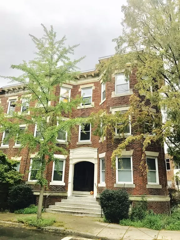 170 Thorndike St #3, Brookline, MA 02446