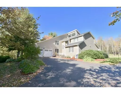 11 Winter St, Paxton, MA 01612