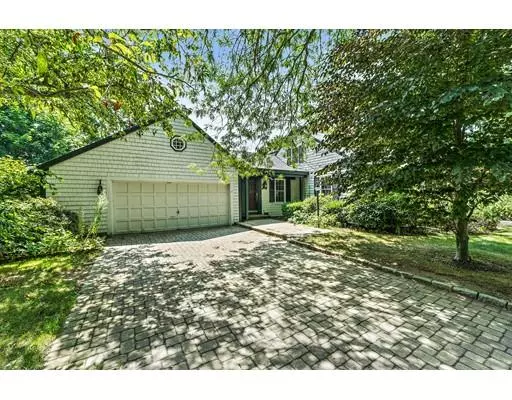 Duxbury, MA 02332,17 Hornbeam Road