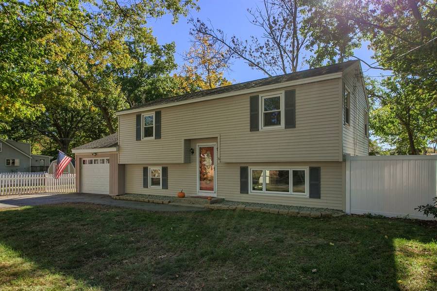 31 Forest Avenue, Tewksbury, MA 01876