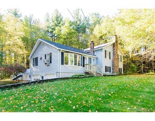 14 Jewett St, Pepperell, MA 01463