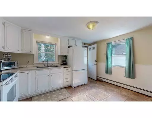 73 Highland Ave, Leominster, MA 01453