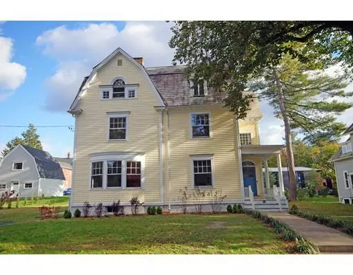 63 Dryads Green, Northampton, MA 01060