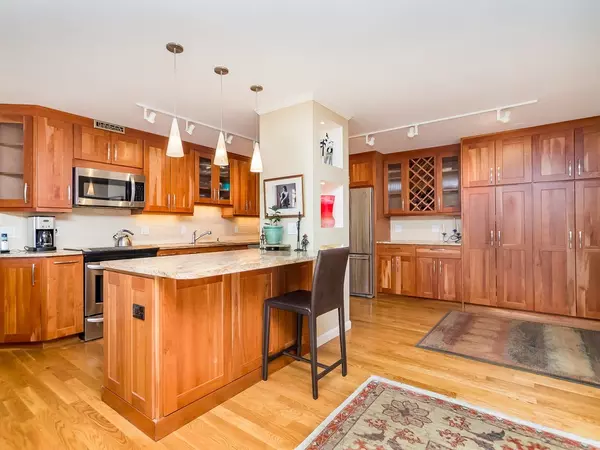 Brookline, MA 02446,50 Longwood Ave #215