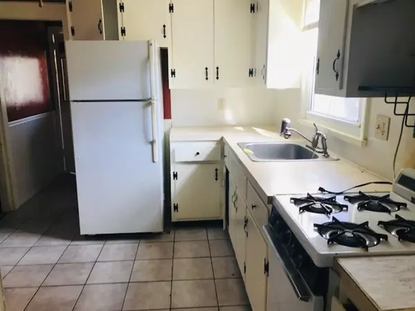 Swansea, MA 02777,107 Gardner Ave