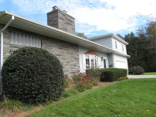 Swansea, MA 02777,69 Raymond Allard Blvd