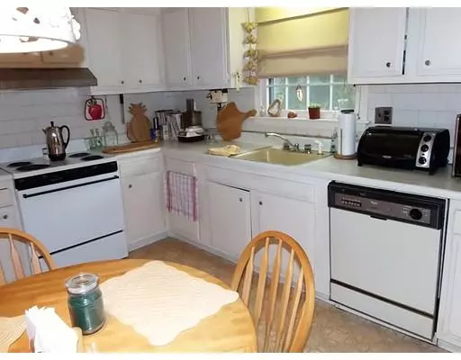 North Attleboro, MA 02760,27 Hawk Ave