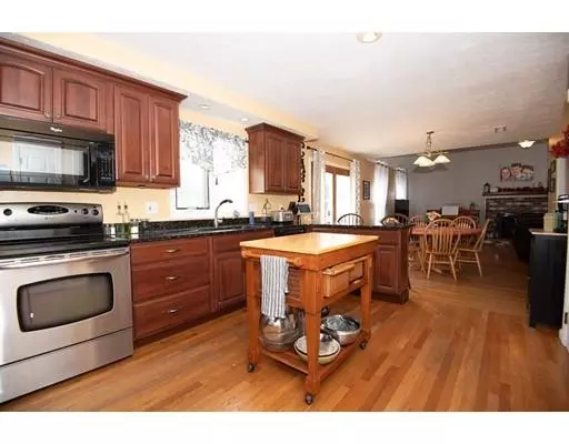 Grafton, MA 01536,4 Tracy Ann Dr