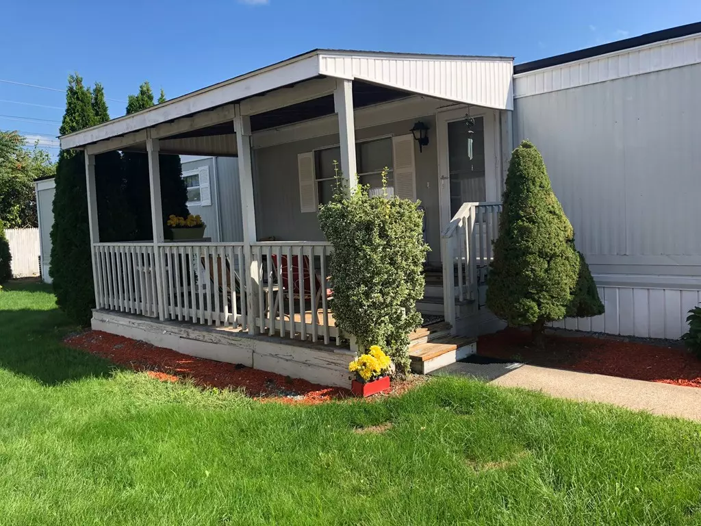 Attleboro, MA 02703,42 Colvin St