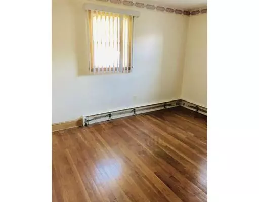 Somerset, MA 02726,71 Sebastian St