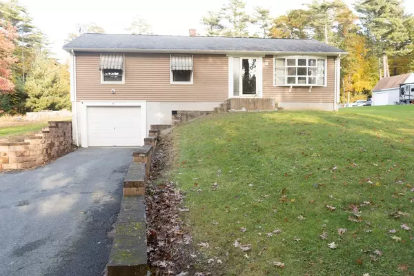 286 High Hill Rd, Dartmouth, MA 02747