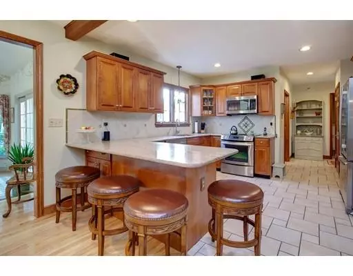 Sandwich, MA 02563,8 Lantern Lane