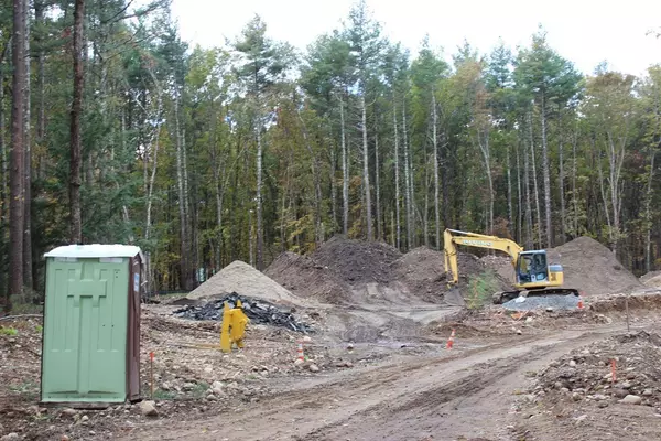 Westford, MA 01886,2 Hummingbird Lane