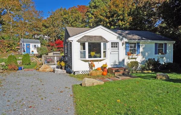 15 Wall St, Bourne, MA 02532