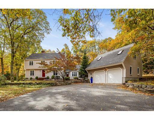 52 Ash St, Hopkinton, MA 01748