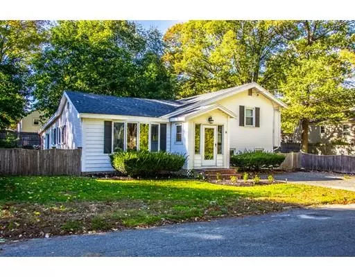 8 Edgewood Rd, Holbrook, MA 02343