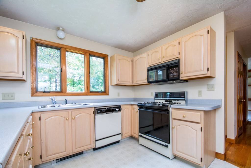 Worcester, MA 01606,37 Bonnybrook Rd