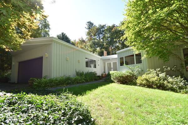 19 Brewster Rd, Sudbury, MA 01776