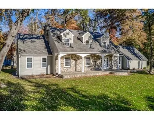 4 Iroquois Ave, Andover, MA 01810