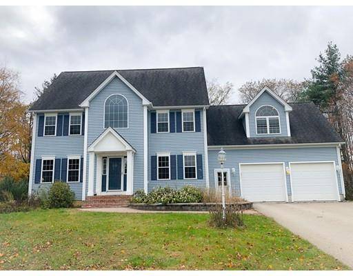 8 Harding Ln, Sturbridge, MA 01518