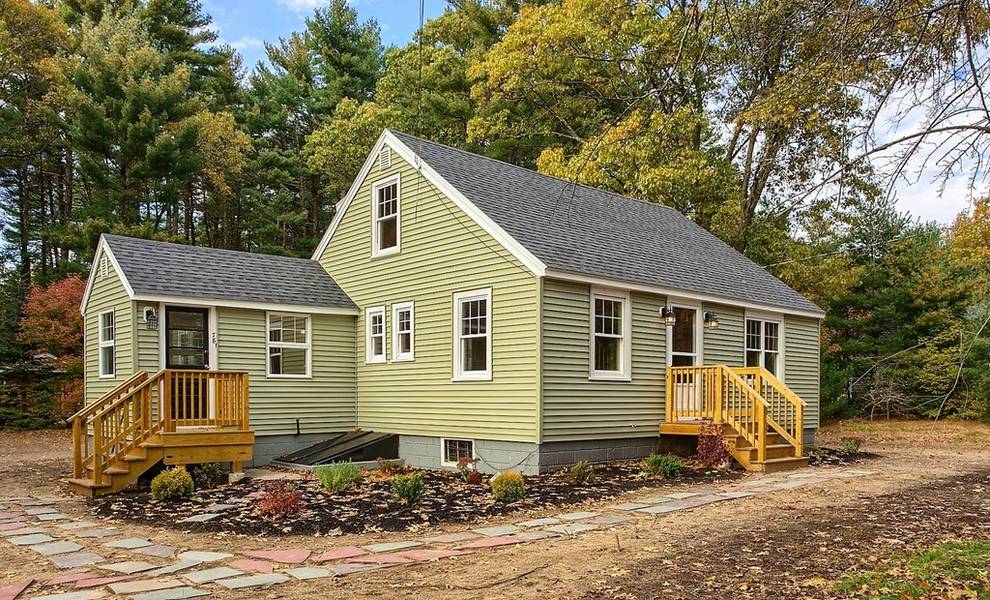 781 Chandler St, Tewksbury, MA 01876