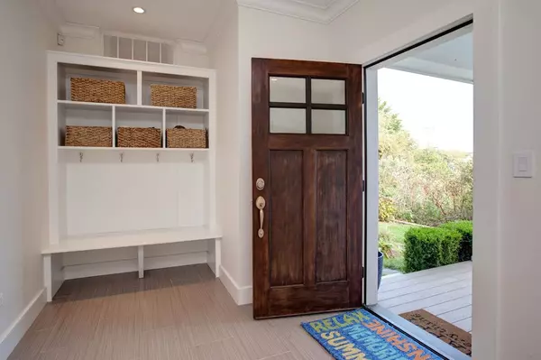 Falmouth, MA 02536,8 Hurney St