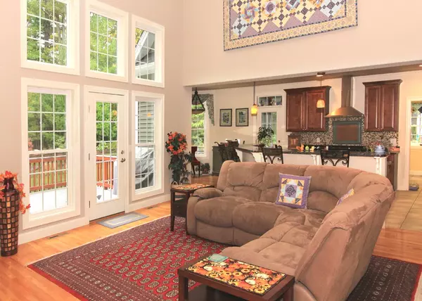 Southampton, MA 01073,24 Bissonnette Circle