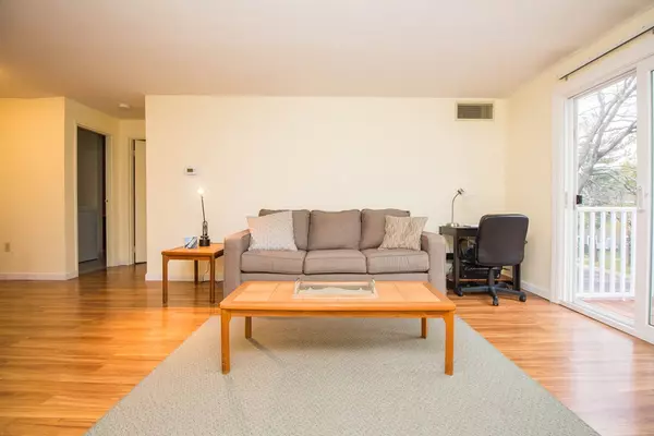 Natick, MA 01760,2 Post Oak Lane #11