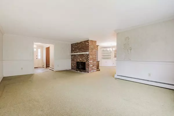 North Andover, MA 01845,28 S Bradford Street