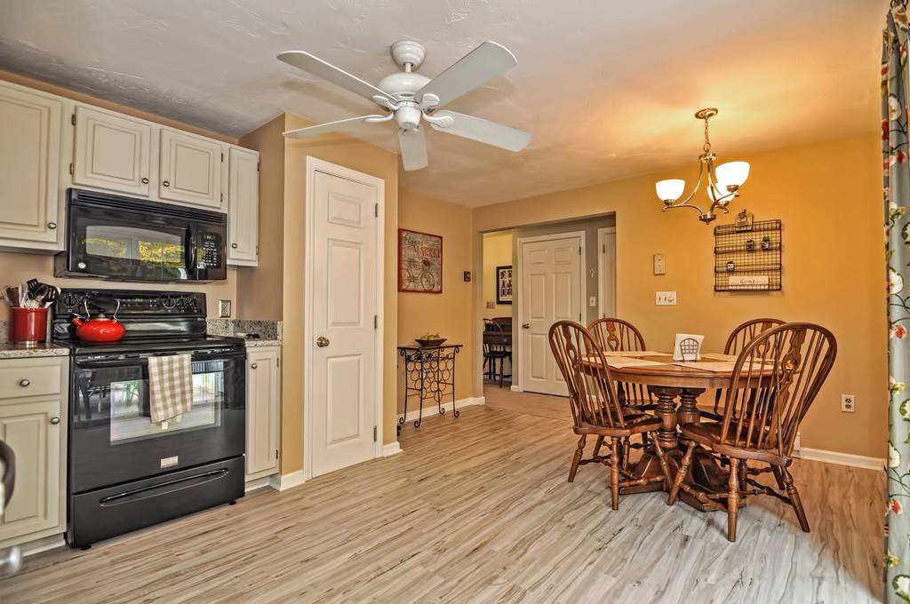 Millis, MA 02054,25 Pine View #25