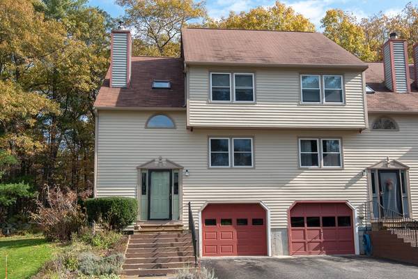 1 Carol Dr #1, Oxford, MA 01540